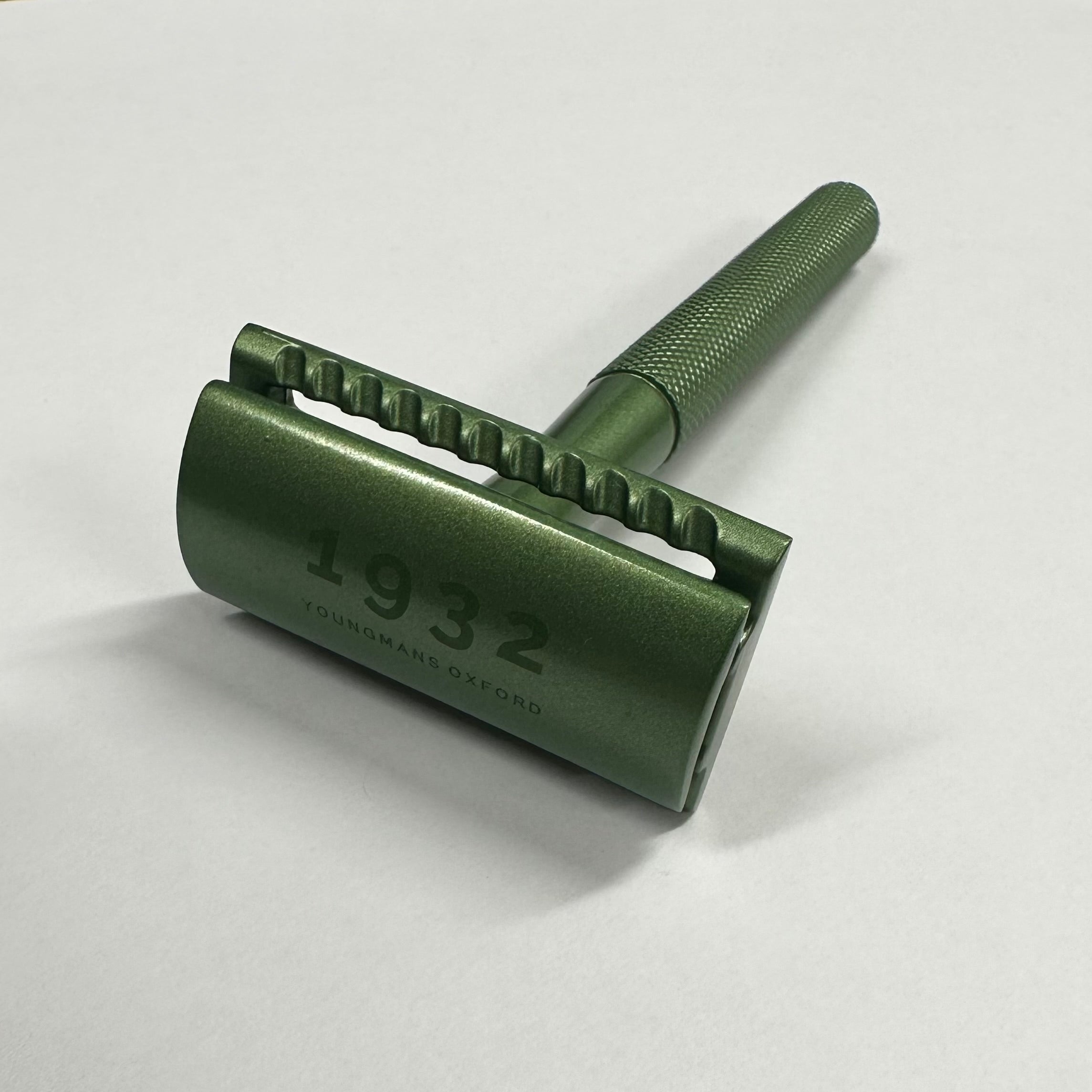 LIMITED EDITION 1932 Green Stainless Steel Safety Razor – Youngmans Oxford